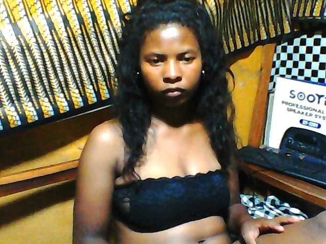 Luciafunnie live cam on BongaCams