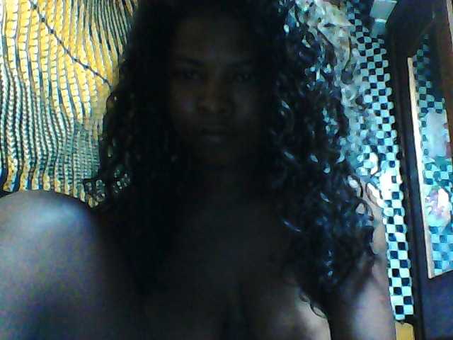 Luciafunnie live cam on BongaCams