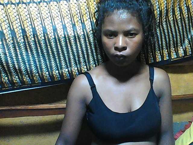 Luciafunnie live cam on BongaCams