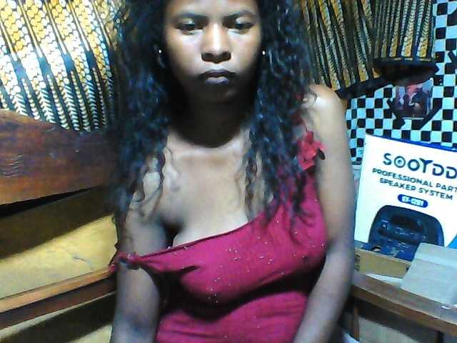 Luciafunnie live cam on BongaCams