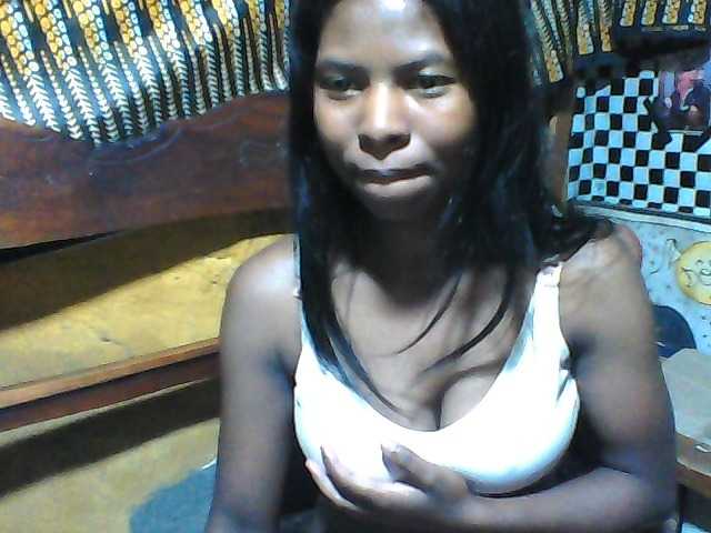 Luciafunnie live cam on BongaCams