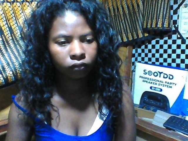 Luciafunnie live cam on BongaCams