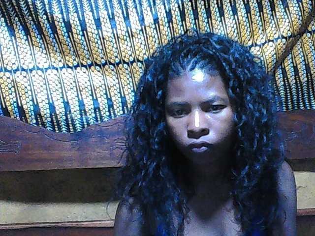 Luciafunnie live cam on BongaCams