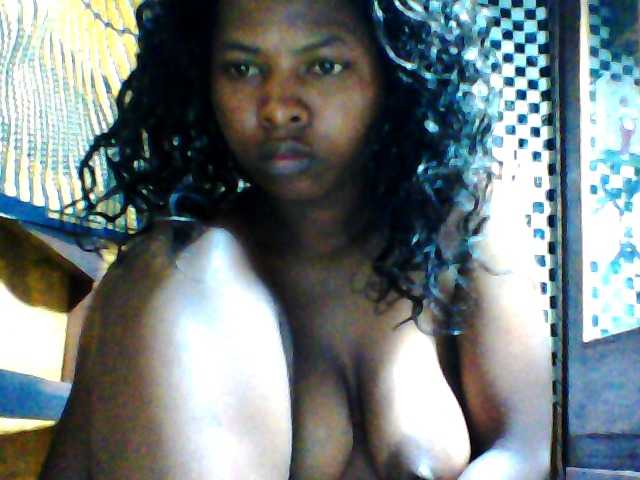 Luciafunnie live cam on BongaCams