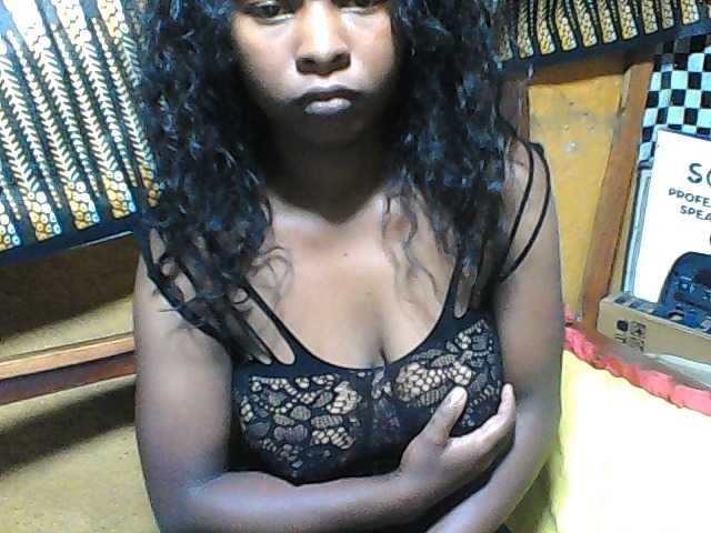 Luciafunnie live cam on BongaCams