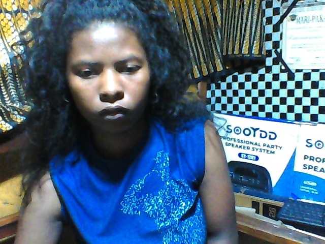Luciafunnie, en vivo ahora en BongaCams