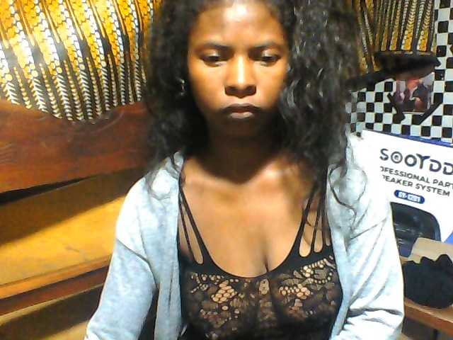 Luciafunnie live cam on BongaCams