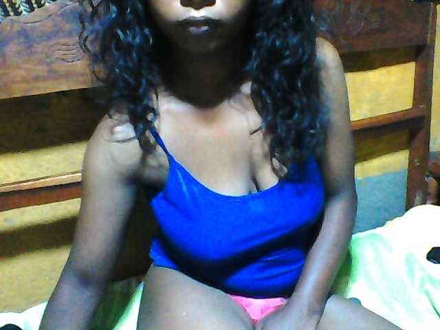 Luciafunnie live cam on BongaCams