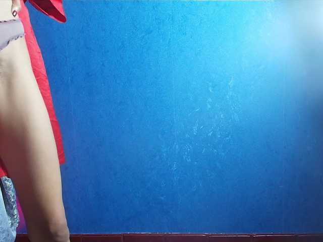 Entine live cam on BongaCams