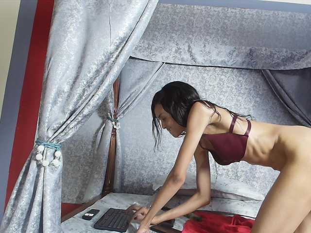 Entine live cam