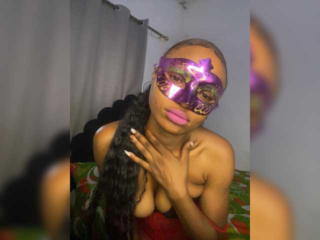 Sexxxysplashofficial live cam on BongaCams