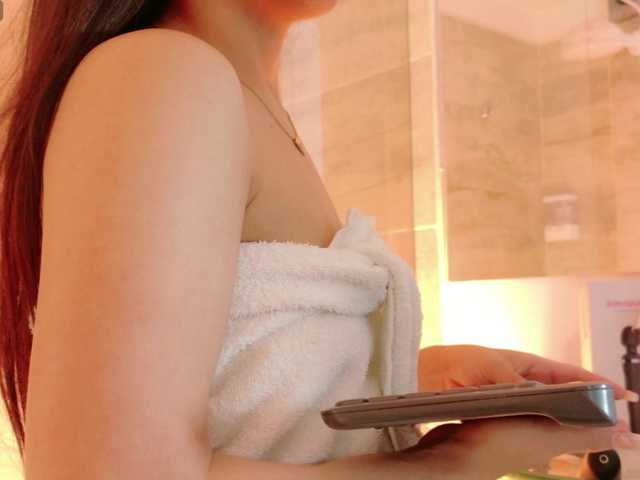 AlannaJoness live cam on BongaCams