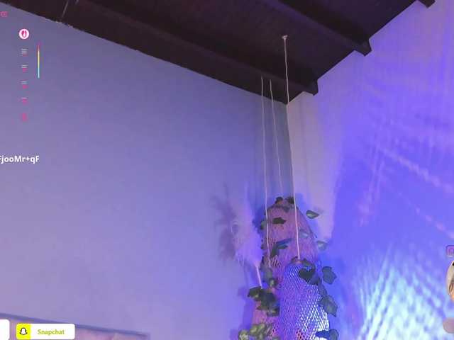 AlannaJoness live cam on BongaCams