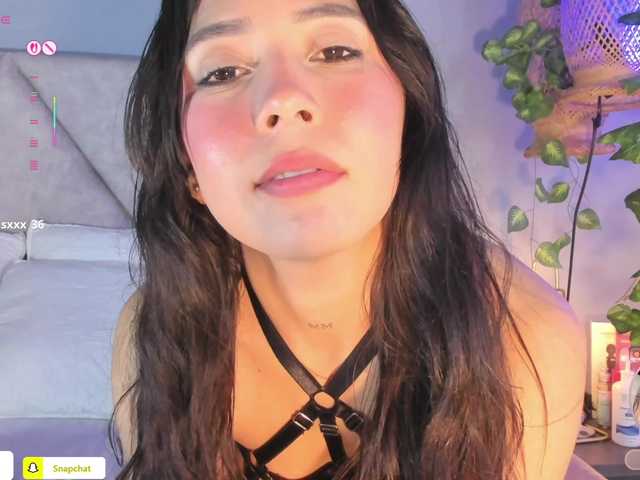 AlannaJoness live cam on BongaCams