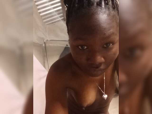 PrincessDee live cam on BongaCams