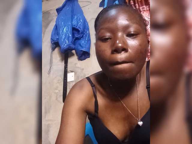 PrincessDee live cam preview