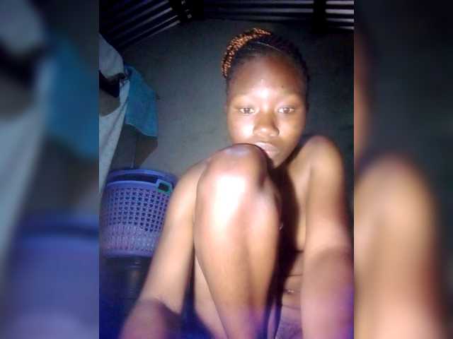 PrincessDee, live now on BongaCams