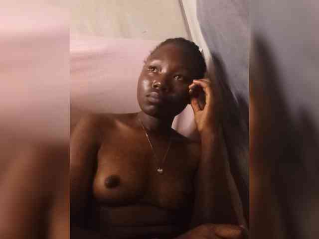 PrincessDee webcam