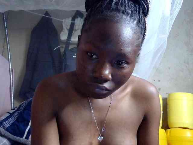 PrincessDee webcam