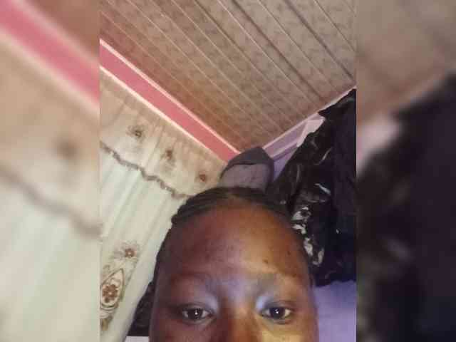 PrincessDee webcam