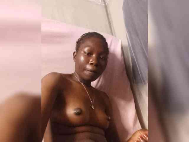 PrincessDee webcam