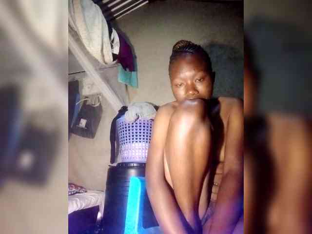 PrincessDee webcam