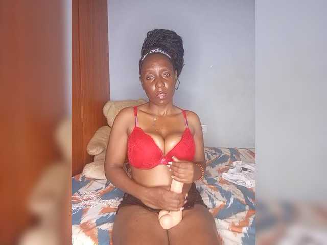 Spotless live cam on BongaCams