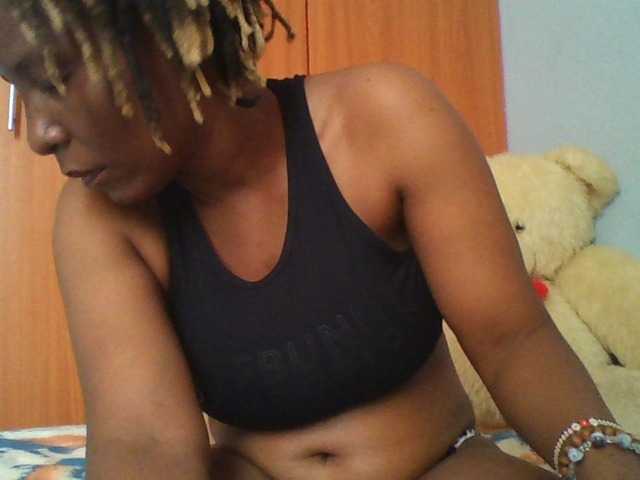 Spotless live cam on BongaCams