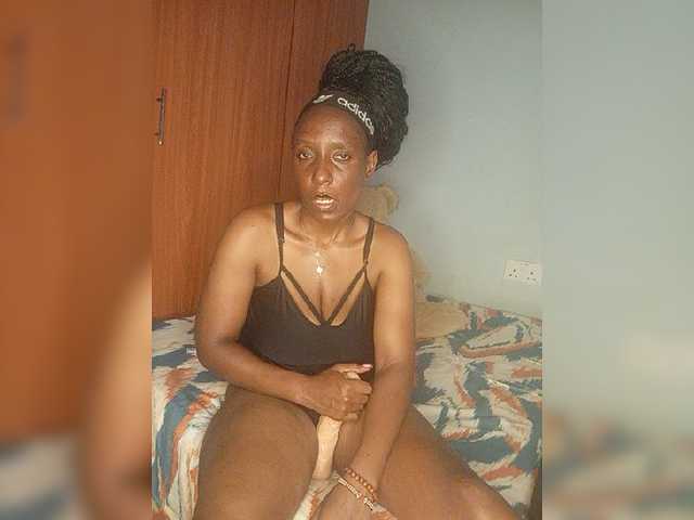 Spotless live cam on BongaCams