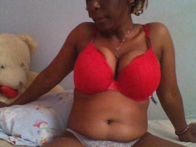 Spotless live cam on BongaCams