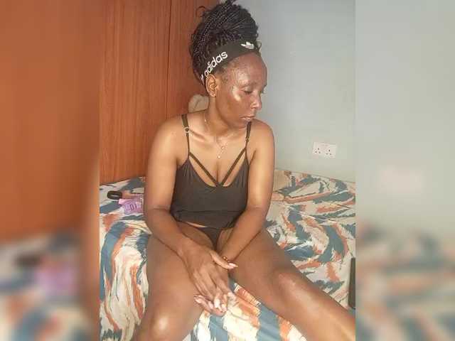 Spotless live cam on BongaCams