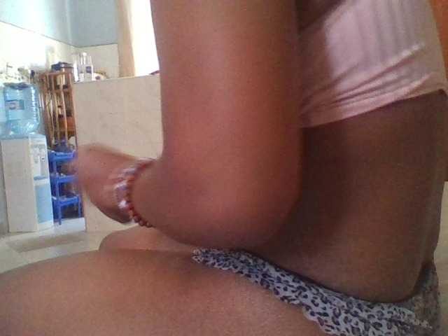 Spotless live cam on BongaCams