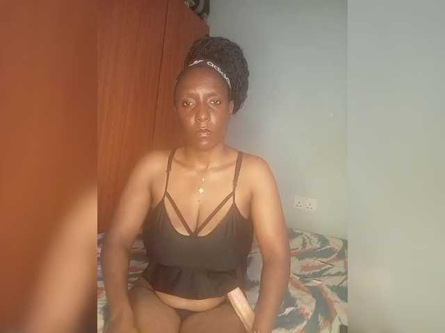Spotless live cam on BongaCams