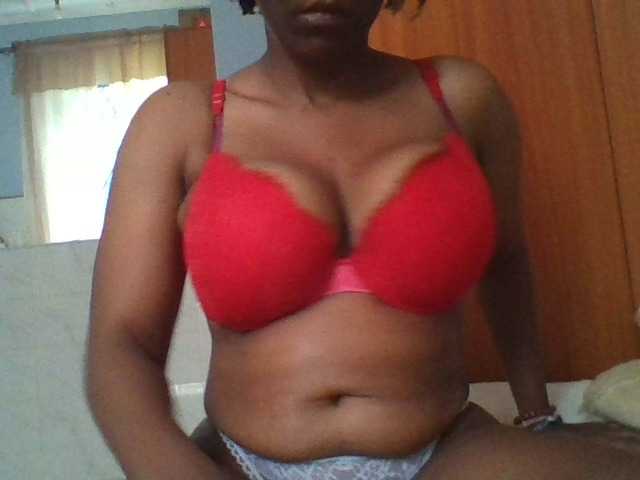 Spotless live cam on BongaCams