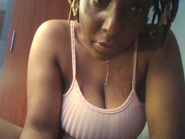 Spotless live cam on BongaCams