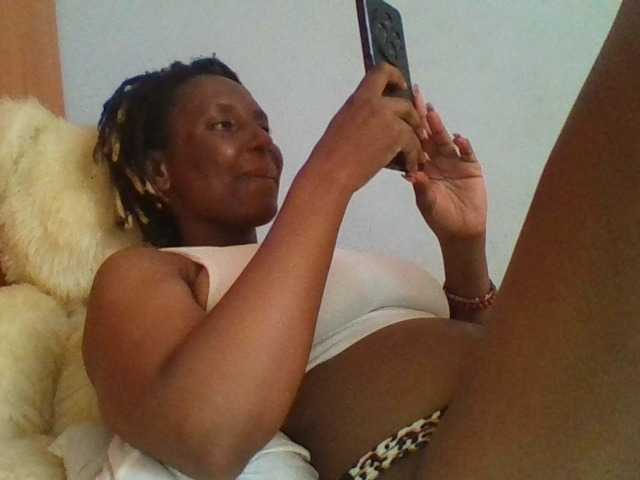Spotless live cam on BongaCams