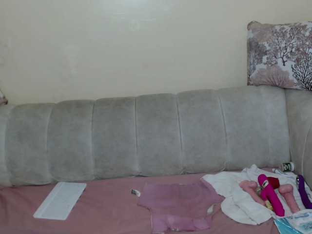 BadLilDoll live cam preview