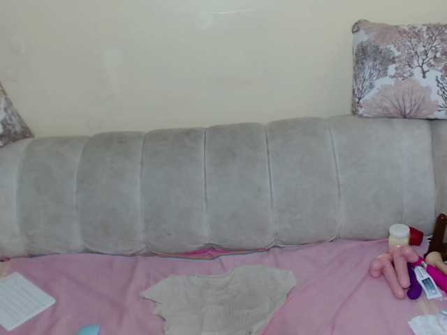 BadLilDoll live cam preview