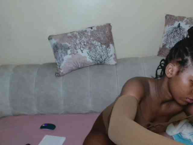BadLilDoll webcam
