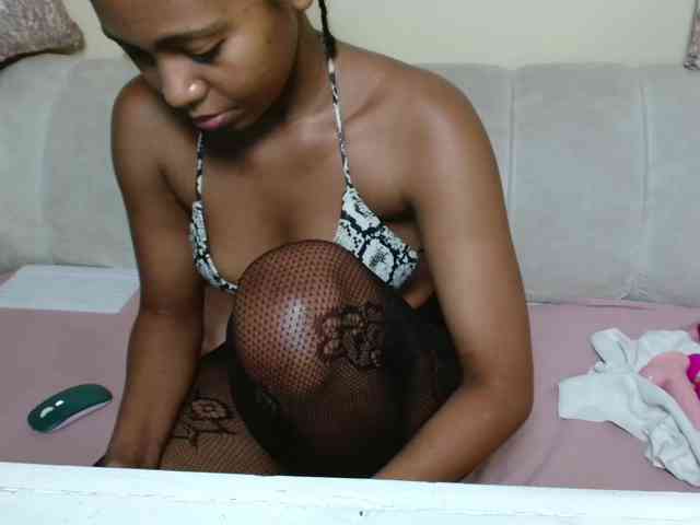 BadLilDoll webcam