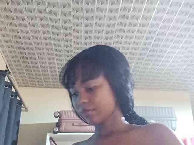 BadLilDoll webcam