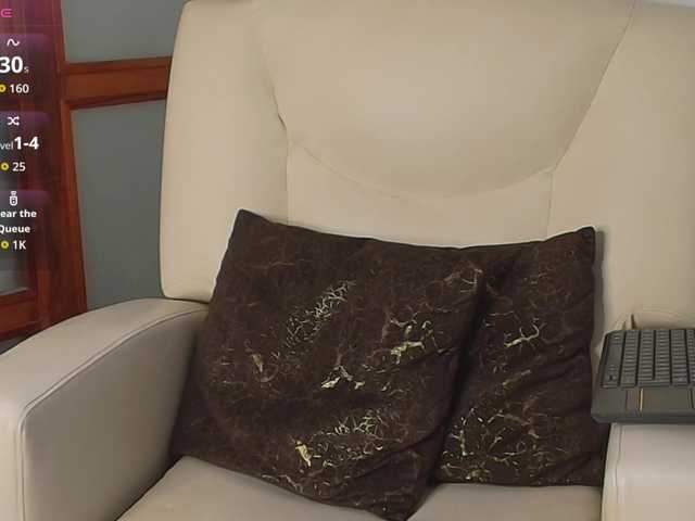 ShallomMuse — live female cam