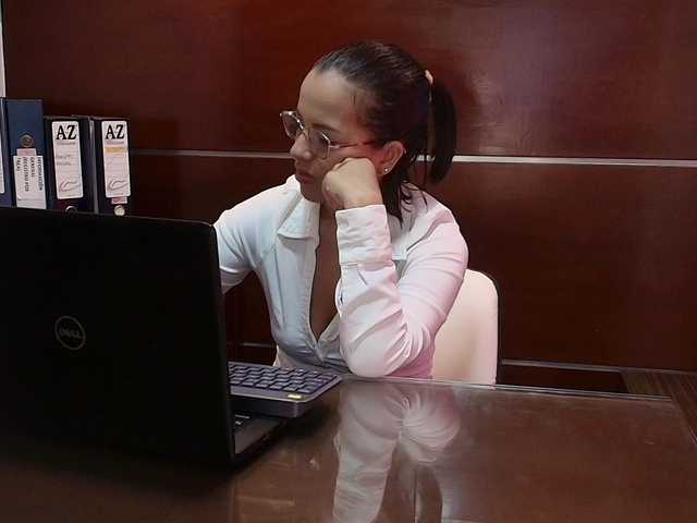 ShallomMuse live cam on BongaCams