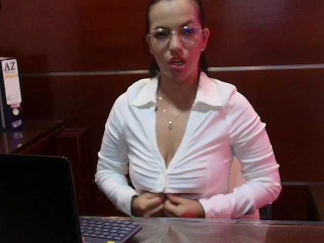 ShallomMuse live cam on BongaCams