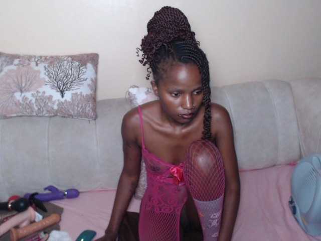 Lustelle live cam on BongaCams
