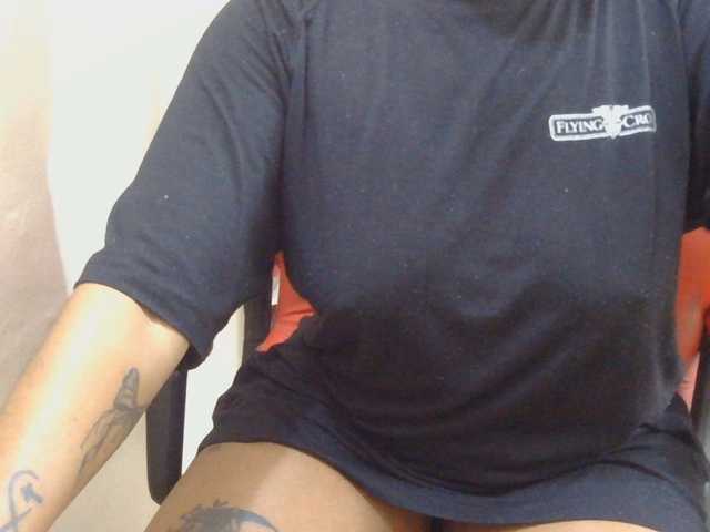 Prettylisah live cam on BongaCams