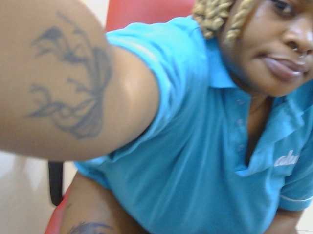Prettylisah live cam on BongaCams