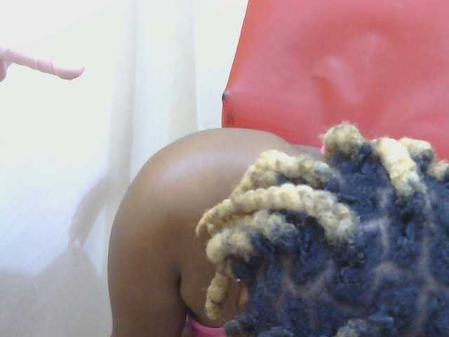 Prettylisah live cam on BongaCams