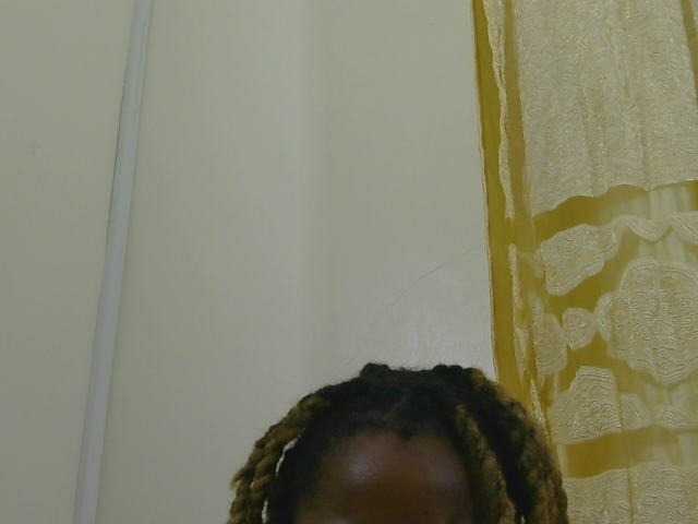 Prettylisah live cam on BongaCams