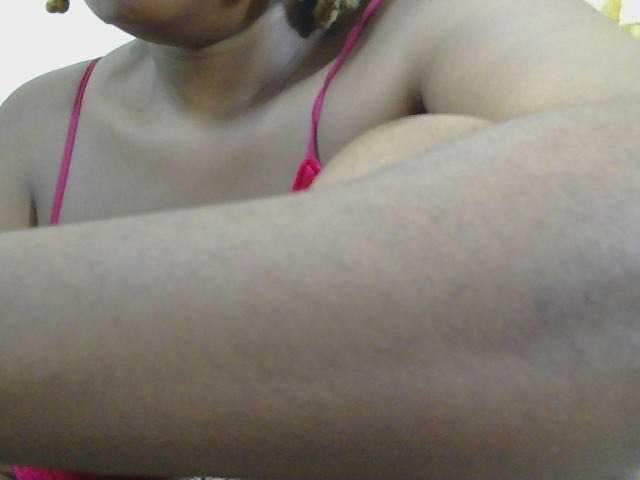 Prettylisah live cam on BongaCams